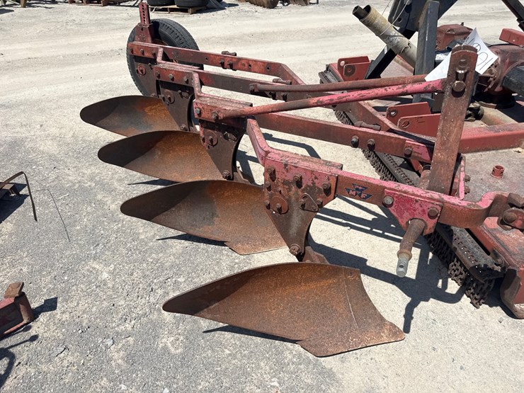 massey-ferguson-4-image-1