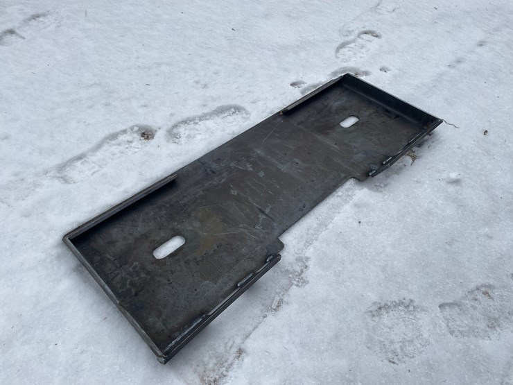 #2051-•-skid-steer-weldable-attachment-plate-image-4