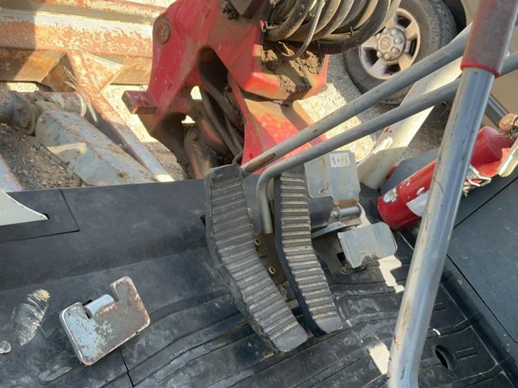 2017-takeuchi-tb240-image-18