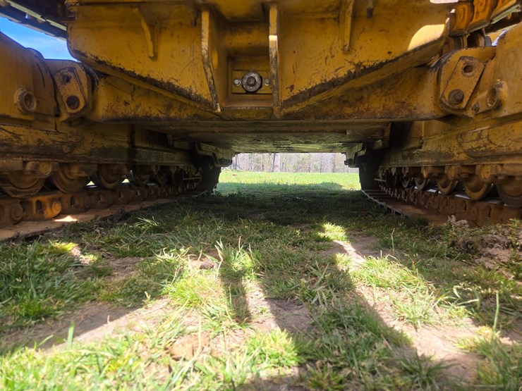 2014-caterpillar-953d-image-90