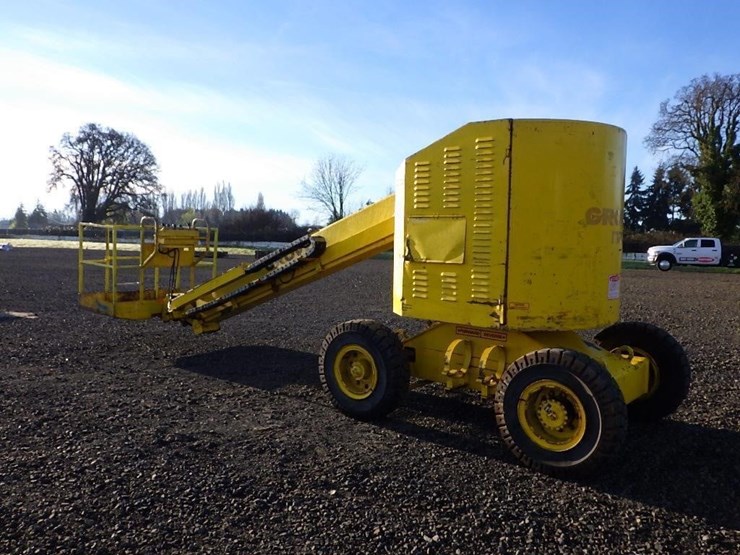 grove-telescopic-boom-lift-image-7