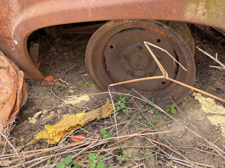 #45266-•-8.5'-bed-trailer-w/levee-spills-image-5