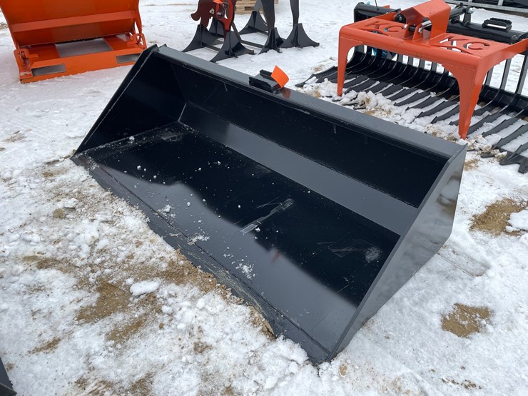 #2041-•-skid-steer-mount-78"-bucket-with-blade-image-1
