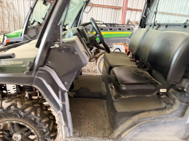 john-deere-gator-image-23