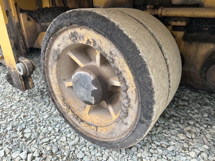 caterpillar-ap-600d-image-61