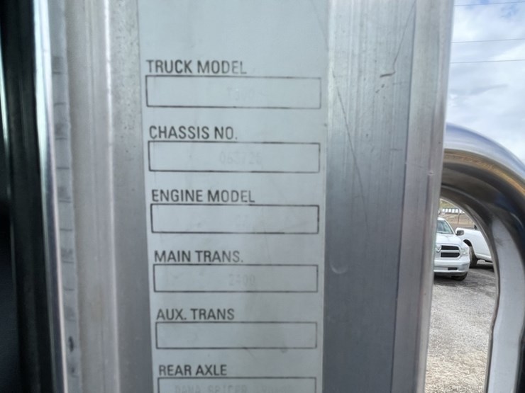 2004-kenworth-t300-image-35