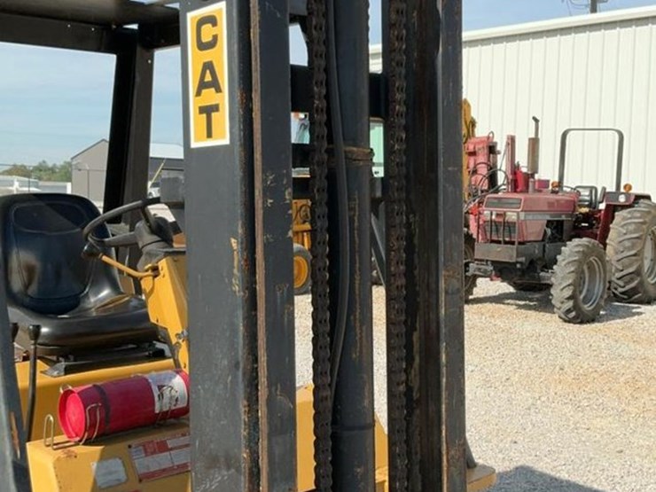 1976-caterpillar-v80c-image-26