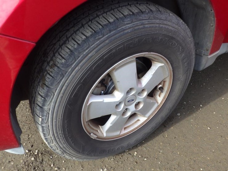 2011-ford-escape-image-13