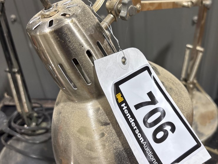 #706-•-stainless-adjustable-lamp-image-2