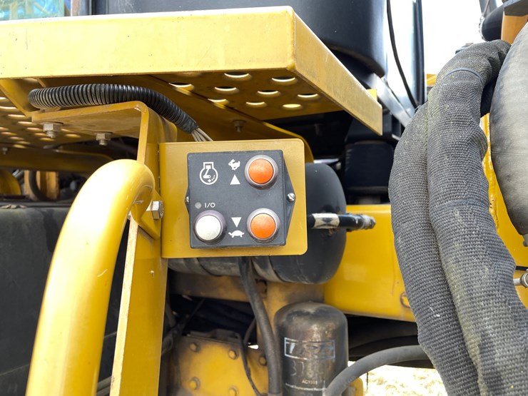 #5514-•-agco-rogator-u1264c-ag-chem-sprayer-image-10