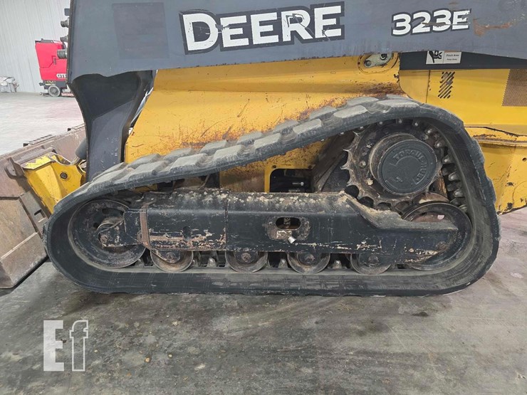 2014-deere-323e-image-20