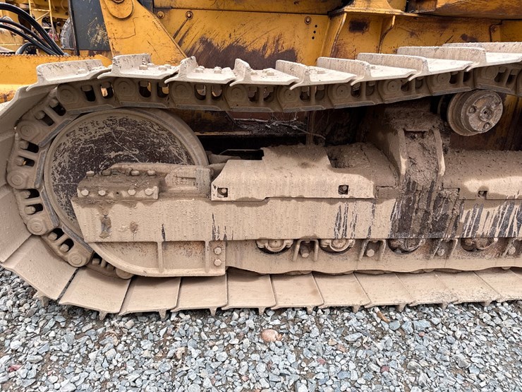 2005-deere-700j-xlt-image-55