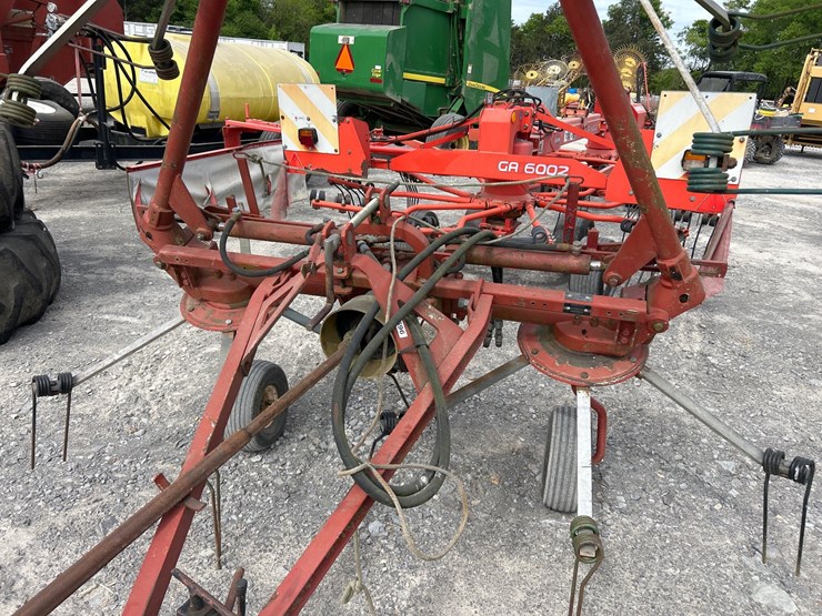 hesston-3717-image-8