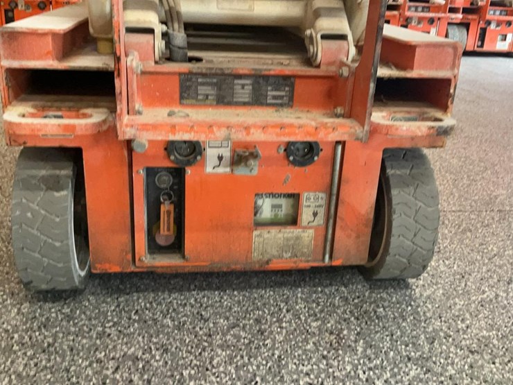 #426-•-2020-snorkel-19'-scissor-lift-image-9
