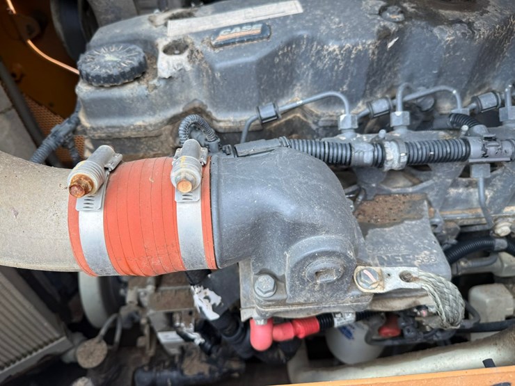 2016-case-1650m-image-28