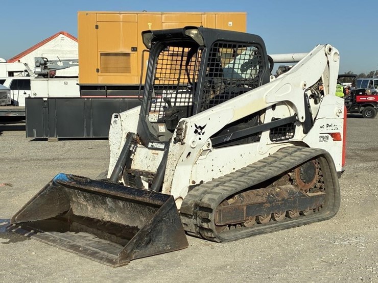 2018-bobcat-t740-image-1