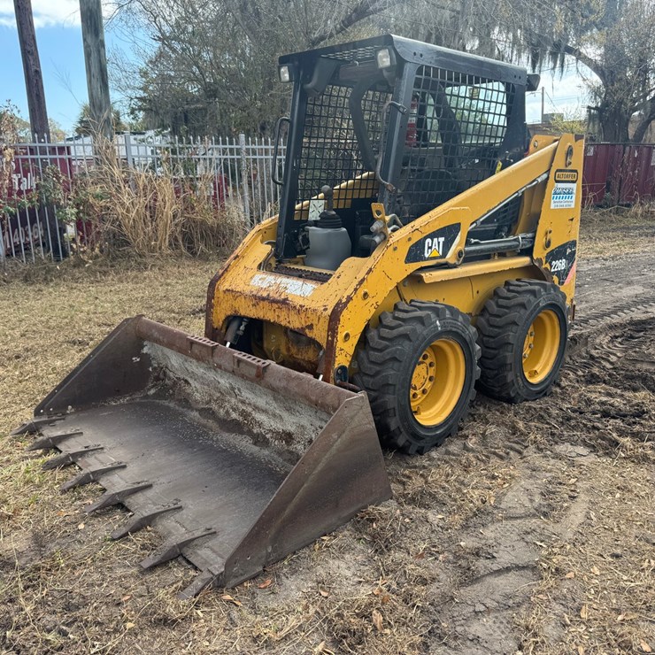 2014 CATERPILLAR 226B3