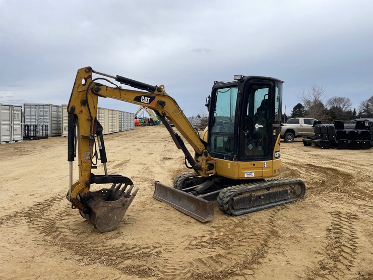 2014-caterpillar-303.5-image-1