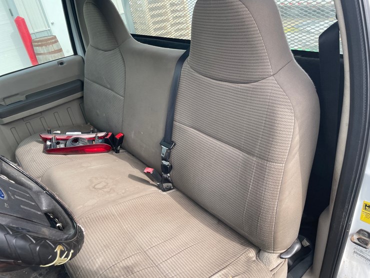 2010-ford-f250-xl-image-28