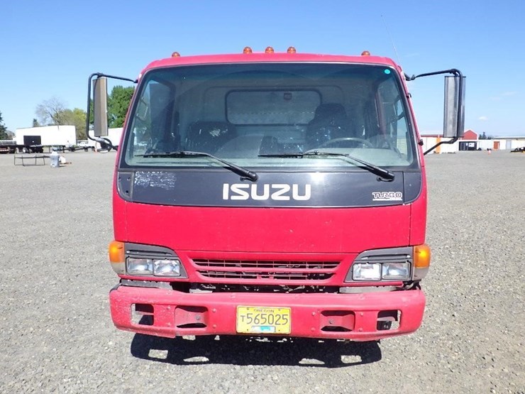 2004-isuzu-nqr-image-2