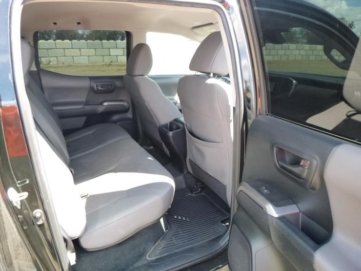 2018-toyota-tacoma-image-17
