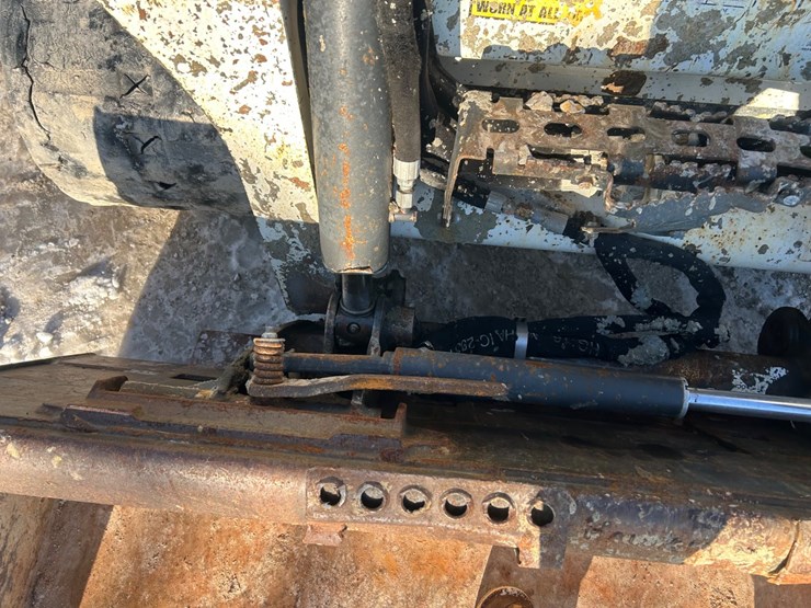 2017-bobcat-t550-image-55