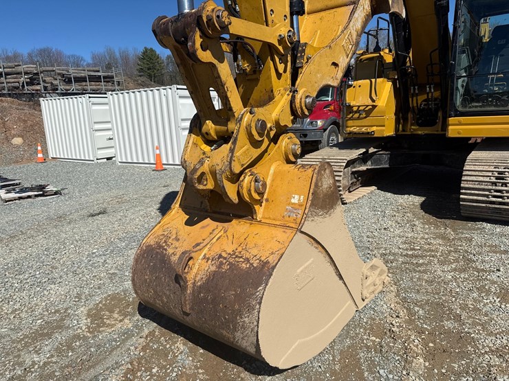 caterpillar-325-image-10