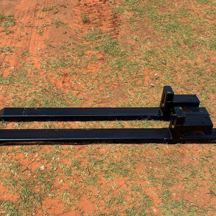 2025 Wolverine Pallet Forks