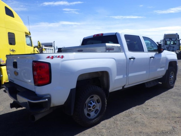 2019-chevrolet-2500hd-image-3