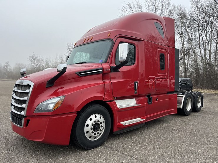 2019-freightliner-cascadia-126-image-1