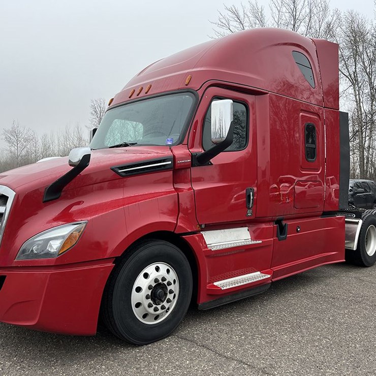 2019 FREIGHTLINER CASCADIA 126