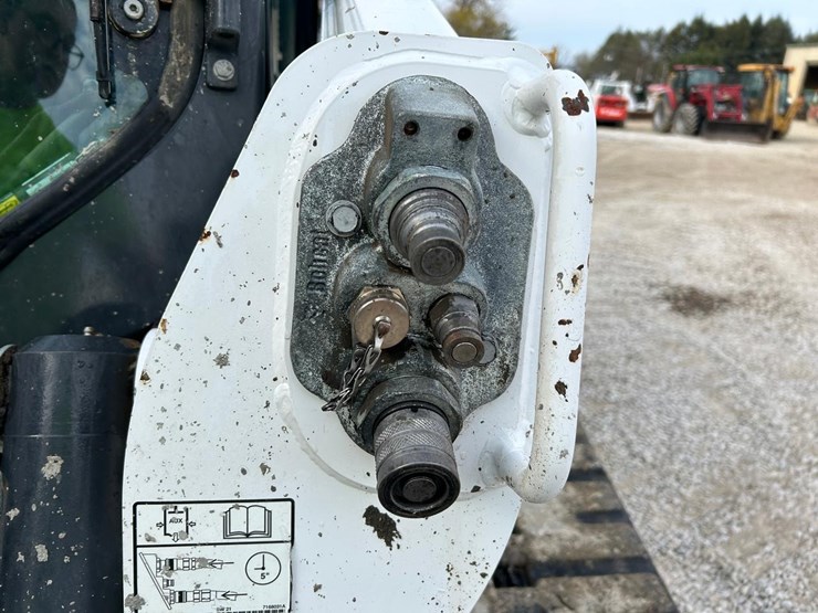 2022-bobcat-t770-image-11