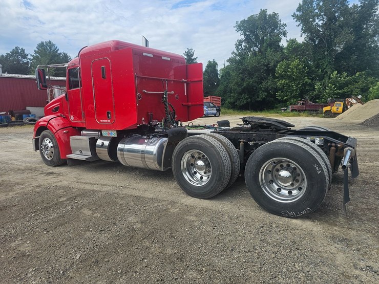 2012-peterbilt-384-image-23