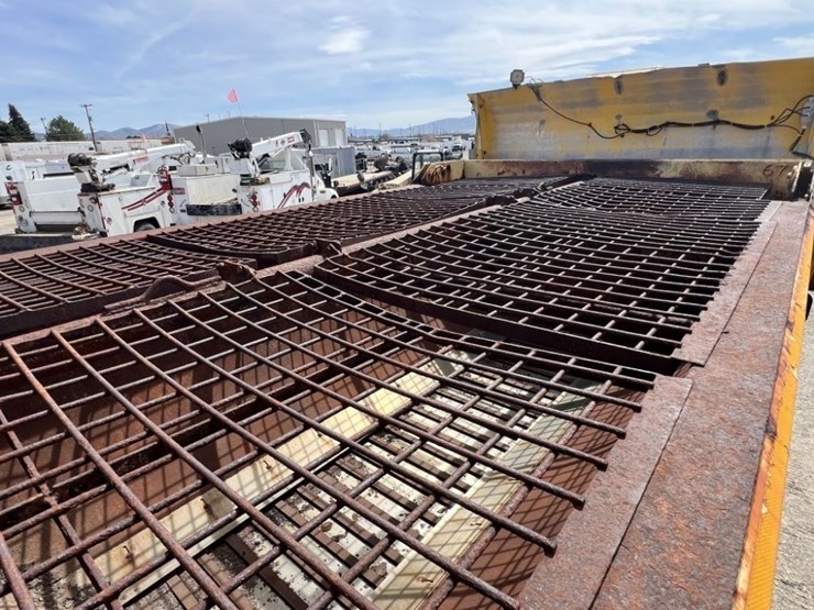 2007-sterling-l9500-image-35