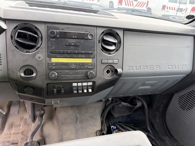 2012-ford-f550-image-19