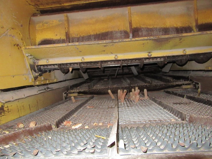 new-holland-tr96-image-18