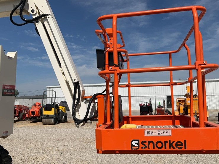 #301-•-2024-snorkel-46'-awd-articulating-boom-lift-#4-image-37