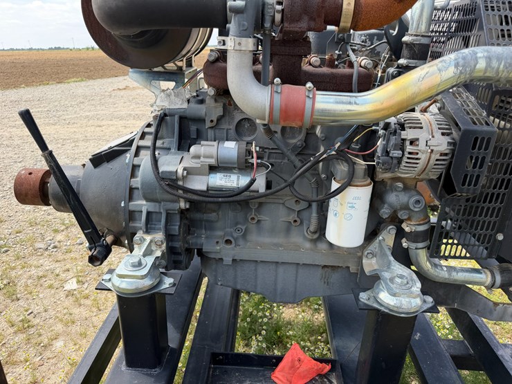 #45253-•-inop-fpt-industrial-4-cyl-power-unit-image-25