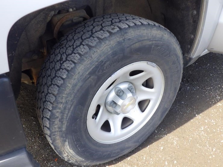 2017-chevrolet-1500-image-13