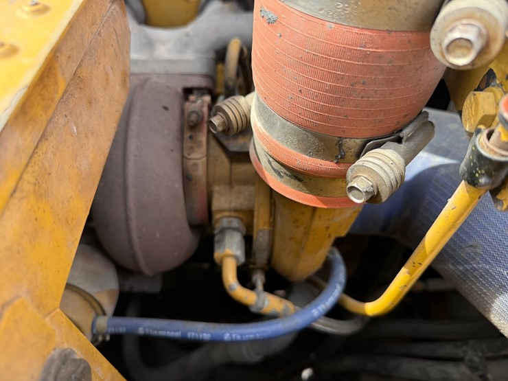 caterpillar-330d-image-84