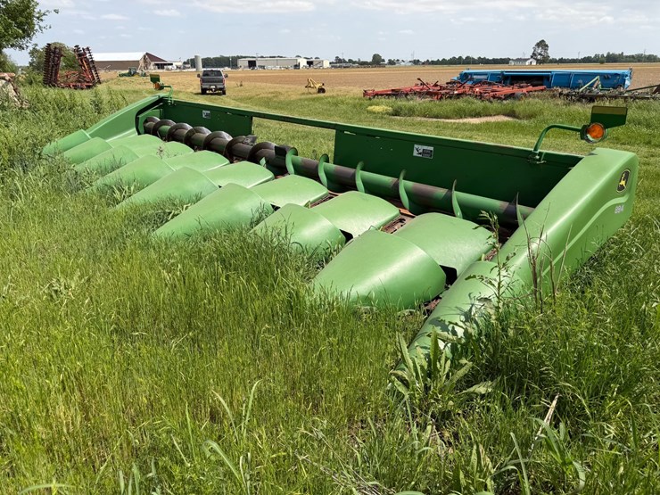 2000-john-deere-894-image-3