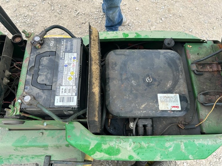 john-deere-318-image-17