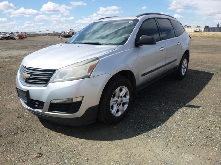 2015-chevrolet-traverse-image-2