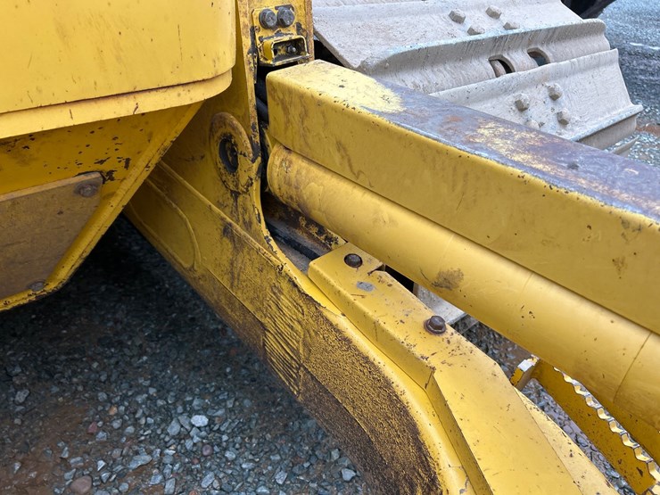 komatsu-d61pxi-23-image-25