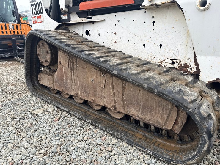 bobcat-t300-image-39