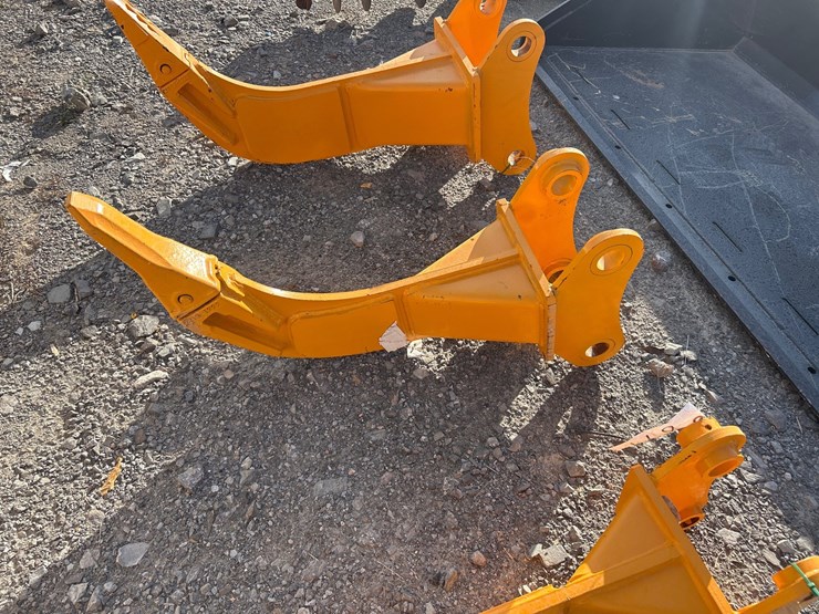 caterpillar-305-image-1