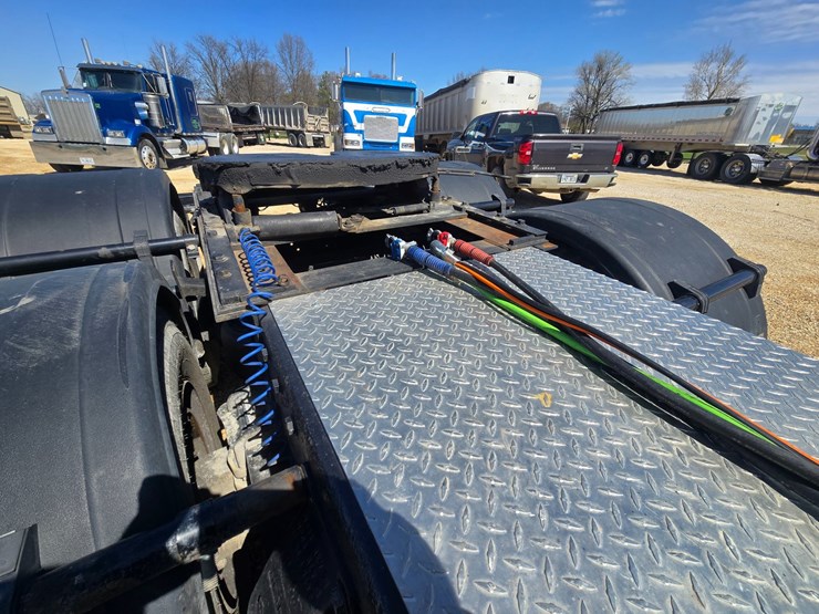 1996-peterbilt-377-image-91