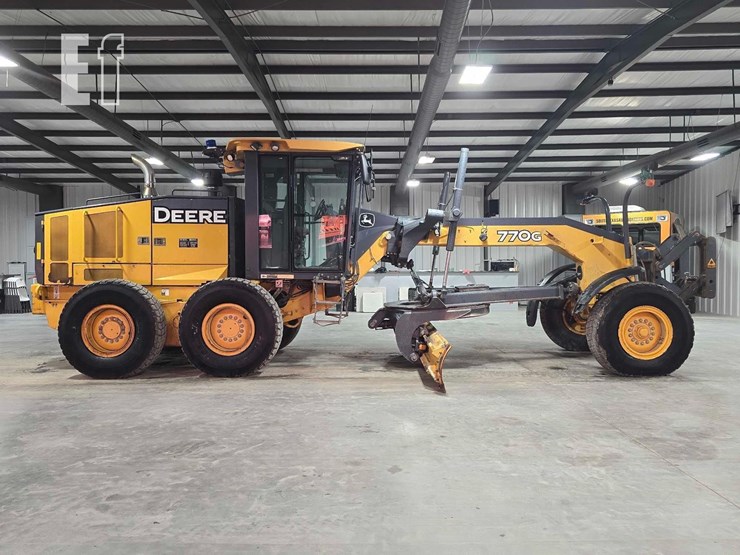 2012-deere-770g-image-6