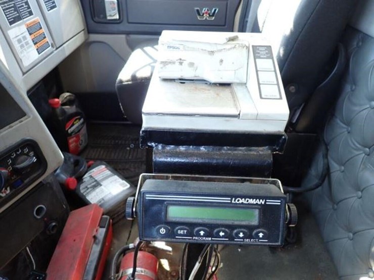 2017-western-star-4700sb-image-18