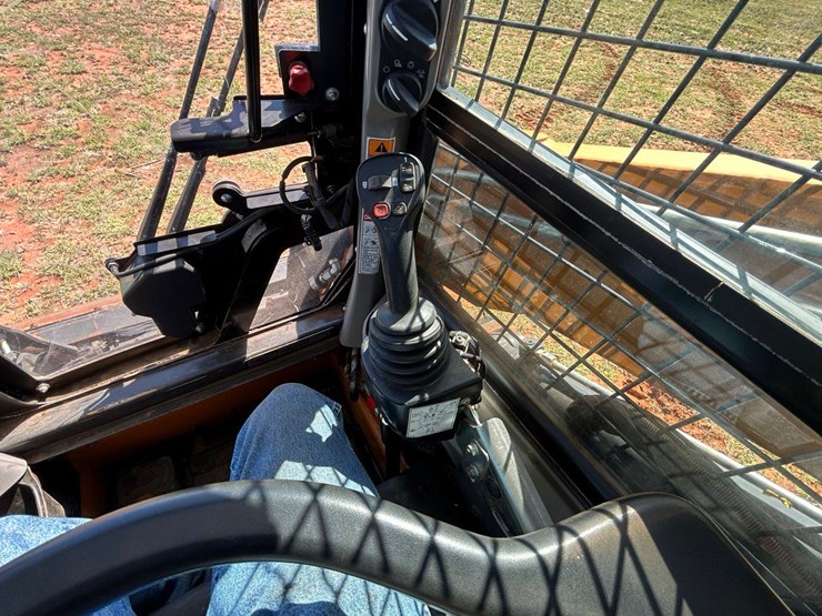 2022-case-tv450b-image-23